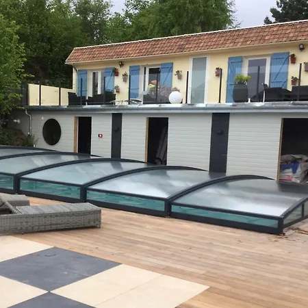Terrasse Et Piscine
